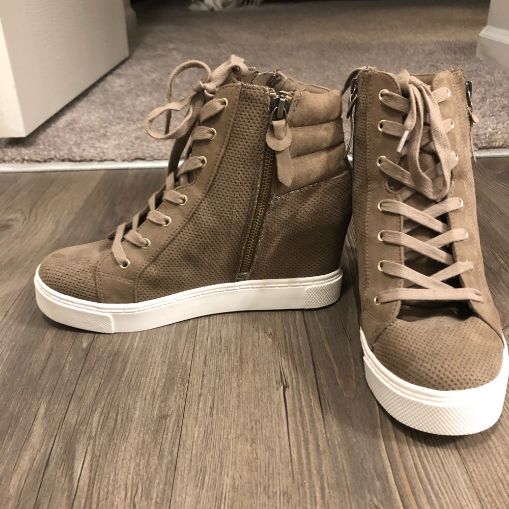 Steve Madden Women’s Wedge Sneakers